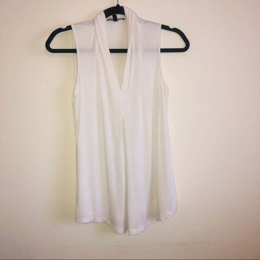 Cable & Gauge White Sleeveless Tank Top